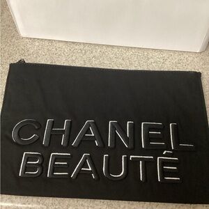 CHANEL Beauté Black Cosmetic Pouch